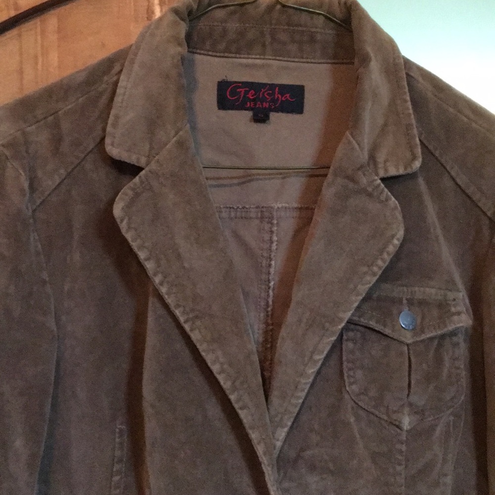 Cute tan jacket - Picture 2 of 4
